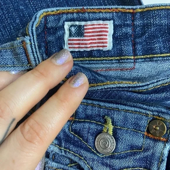 True Religion - Becky Lowrise Boot Cut Jeans - Picture 7 of 13